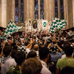 Festeggiamenti all'interno del Duomo (Arezzo 2009)